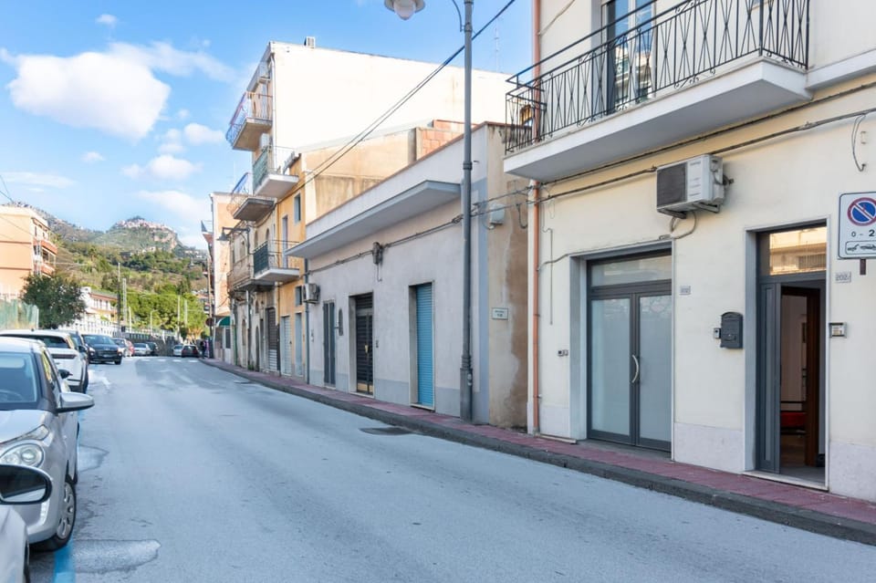 Property building, Day, Neighbourhood, City view, Street view, Location, Parking