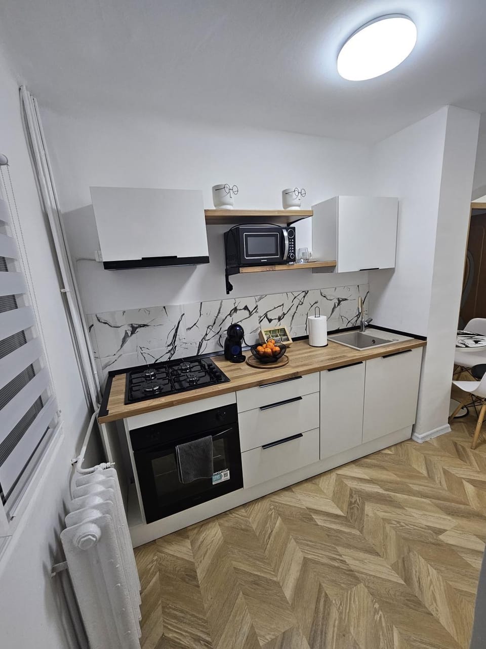 Kitchen or kitchenette, oven, stove