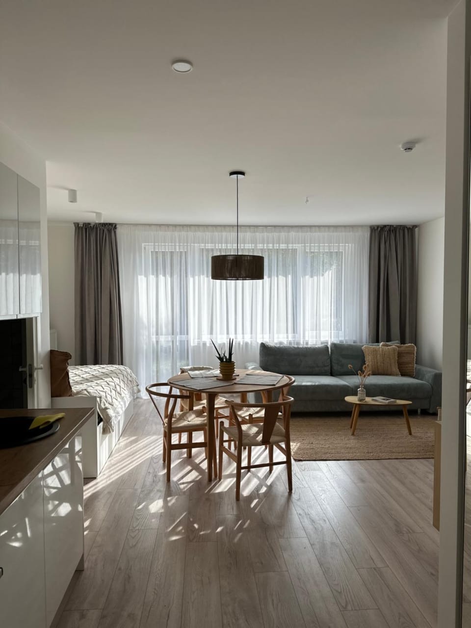 Living room, Dining area