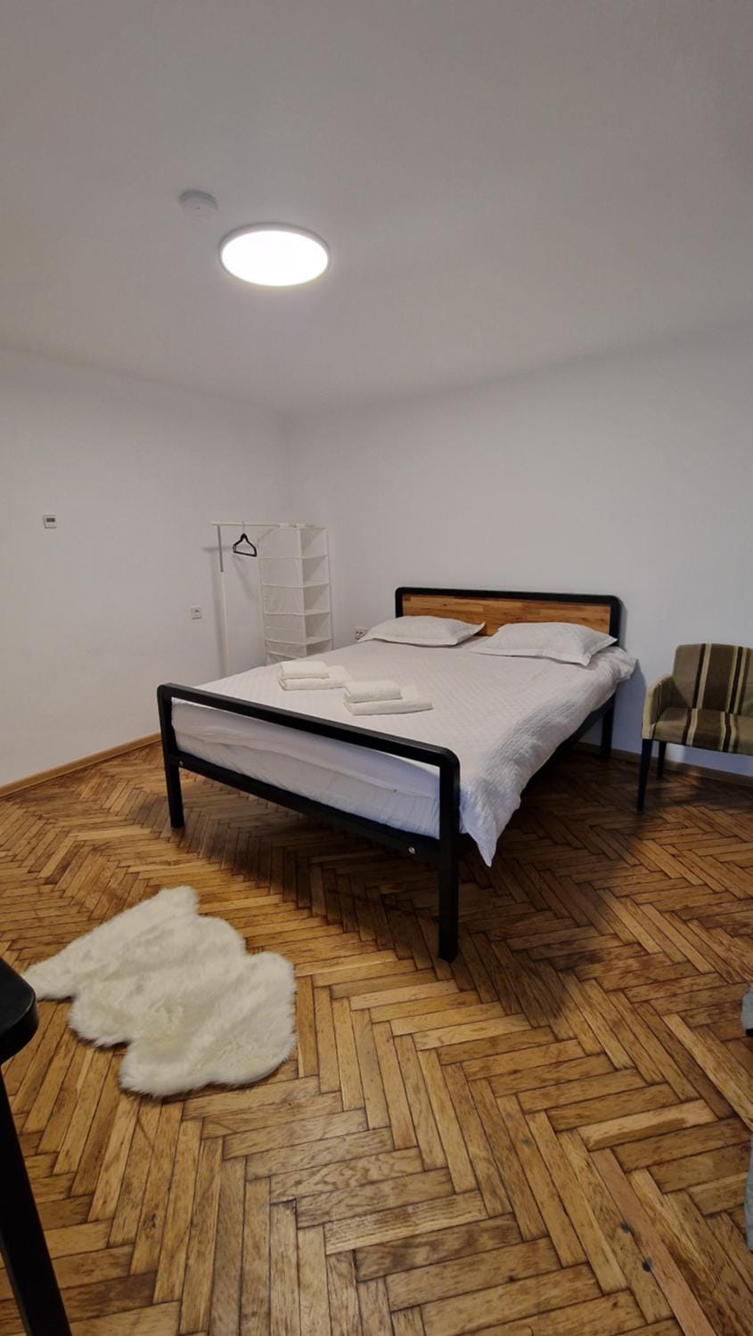 Bed, Coffee/tea facilities, Photo of the whole room, Bedroom, hair dryier, towels