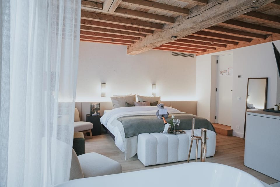 Bed, Bedroom