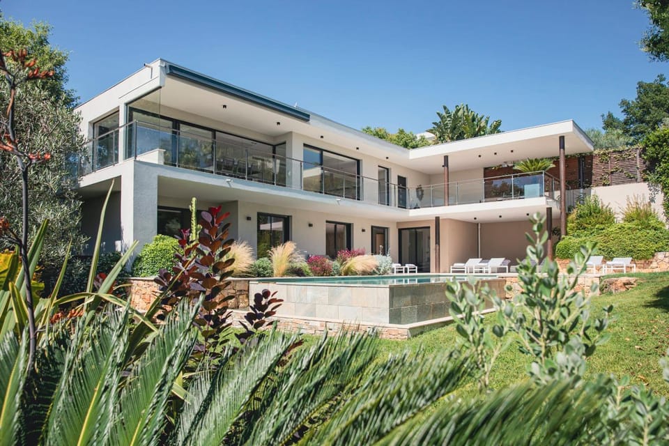 REF 2152 - Le Cannet - Sea view villa for rent Villa in Mougins