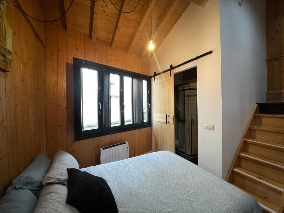 Bed, Photo of the whole room, heating