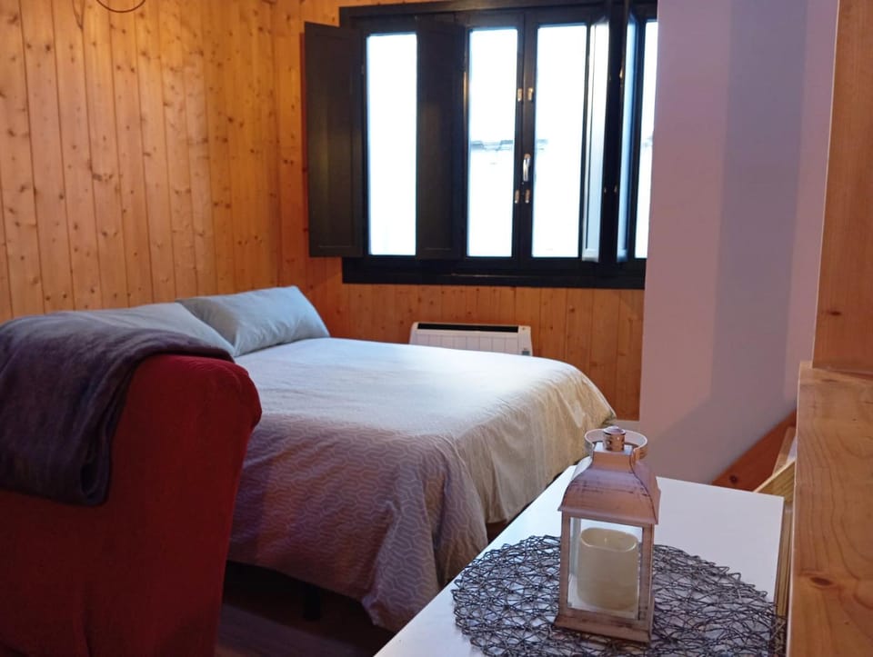 Bed, Bedroom, heating