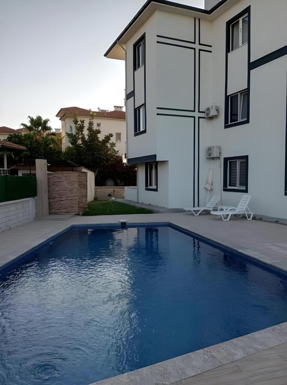 Property building, Garden, Swimming pool