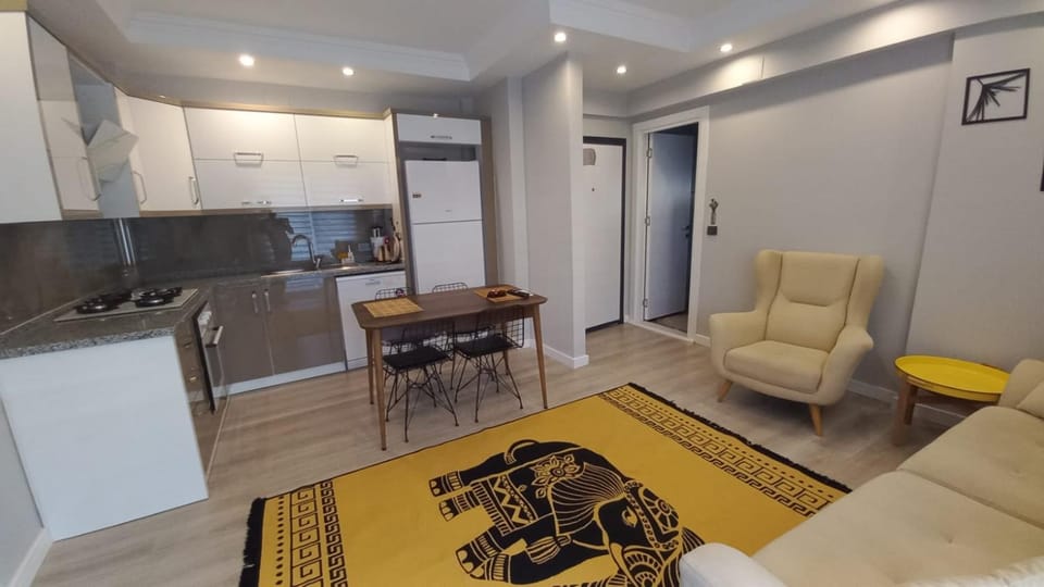 Communal lounge/ TV room, kitchen