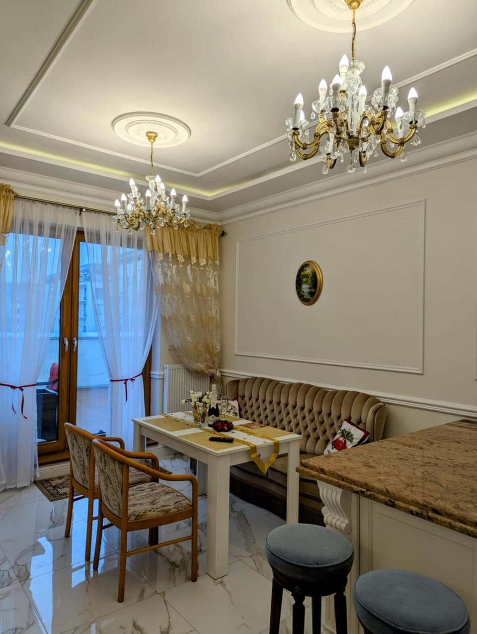 Living room, Seating area, Dining area
