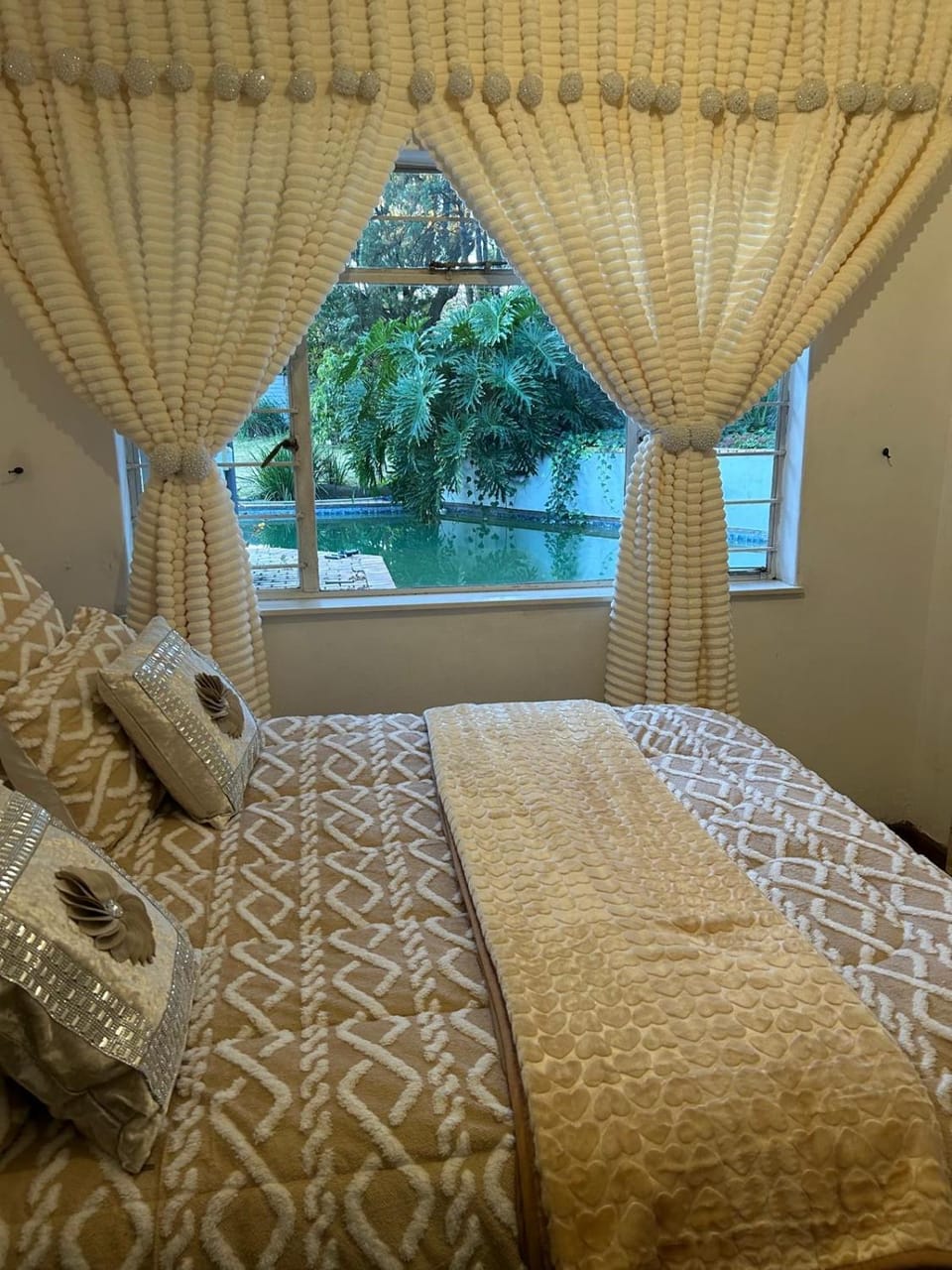 Hesed - Mandla Upgraded! Bed and Breakfast in Sandton