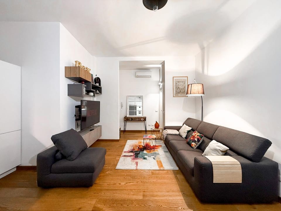 Living room, Seating area, pet friendly