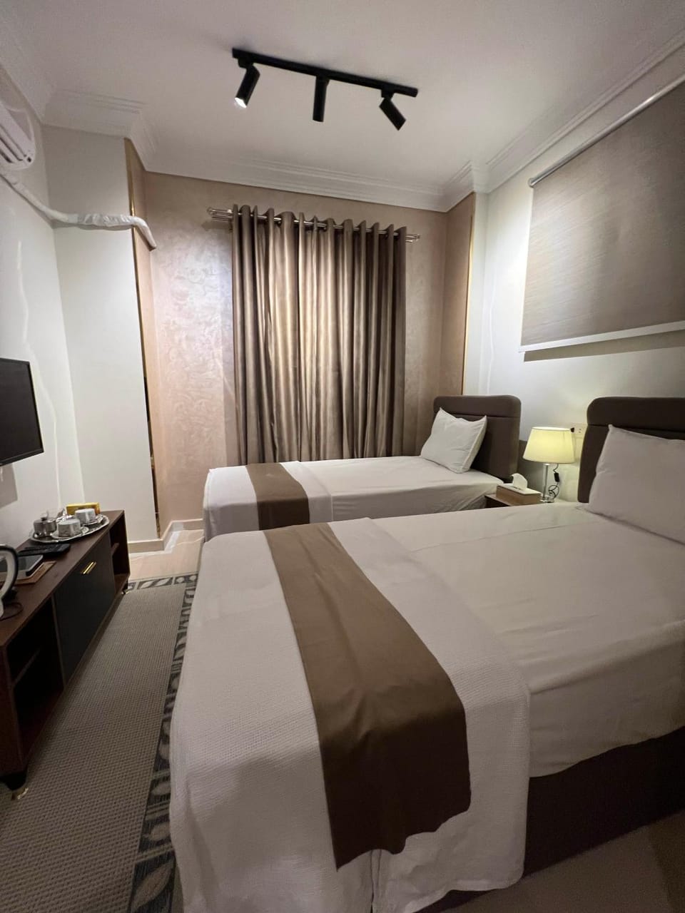 Bed, Bedroom, fireplace, air conditioner