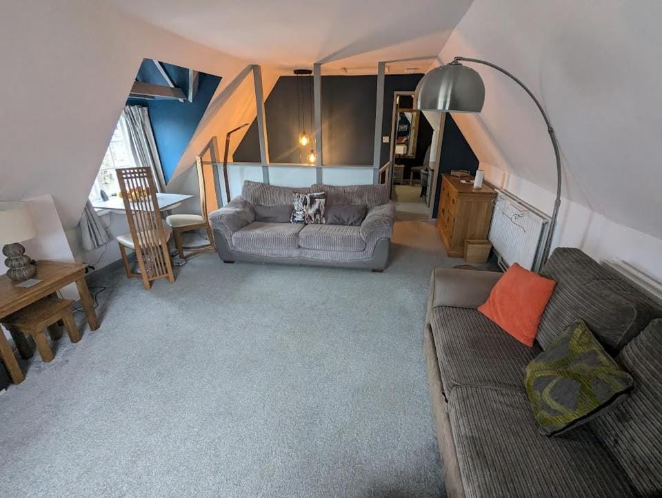 Living room, Photo of the whole room
