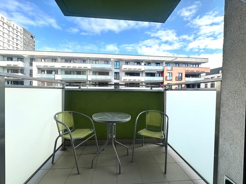 Nyska Apartment - Self Check-In 20h - Parking & Lift Apartment in Wroclaw