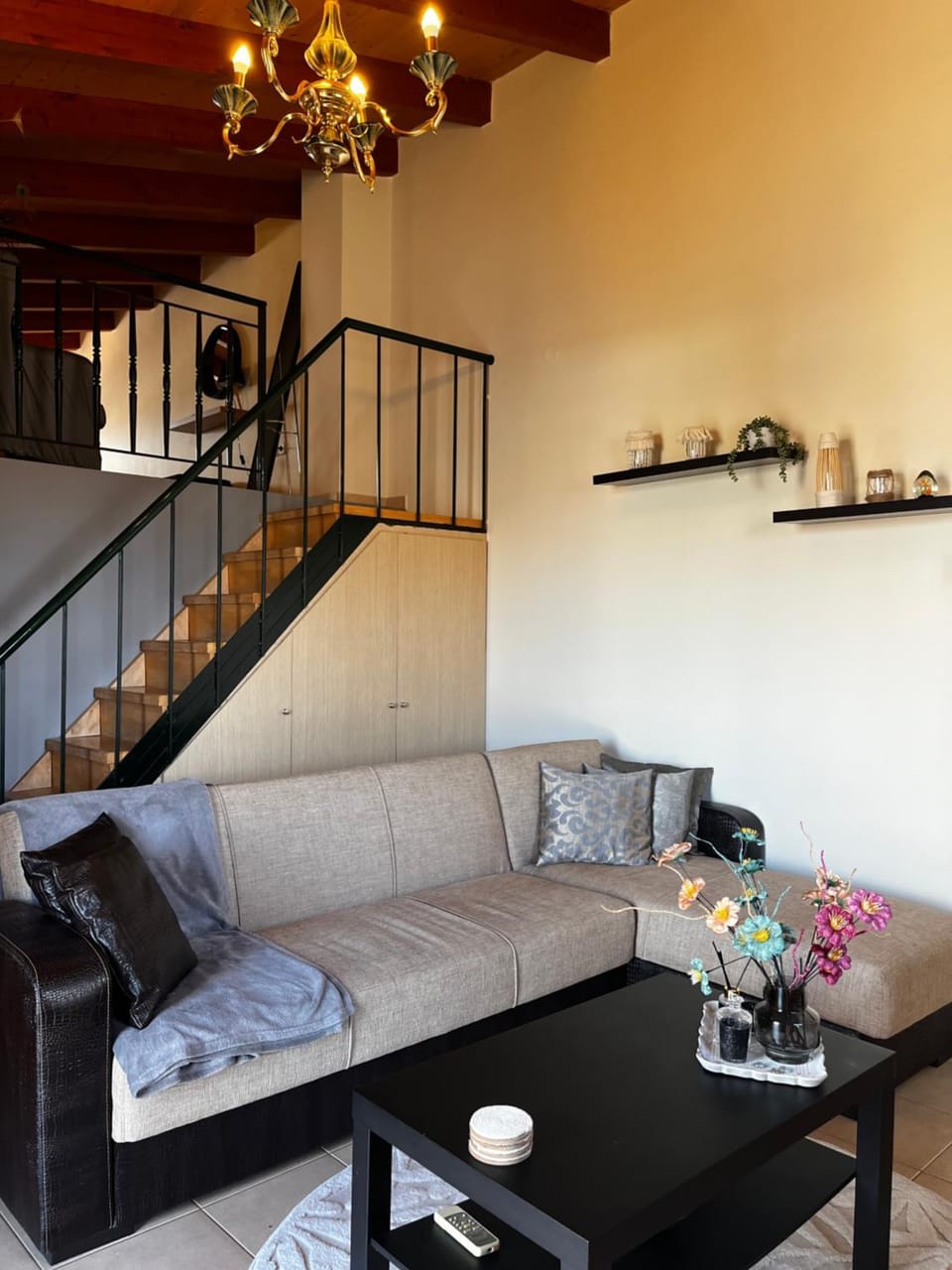 Living room, Seating area