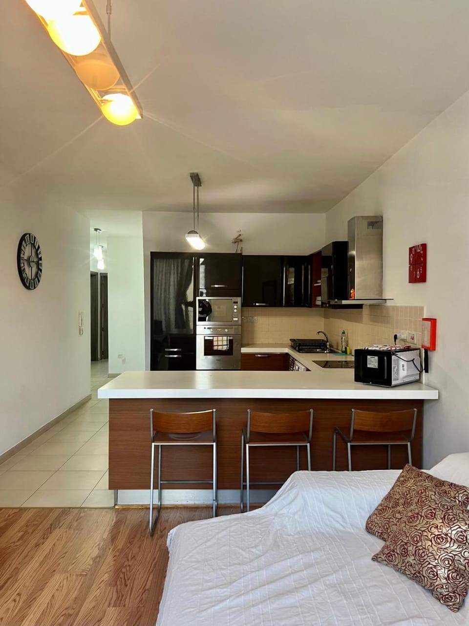 Kitchen or kitchenette, Dining area, oven, stove