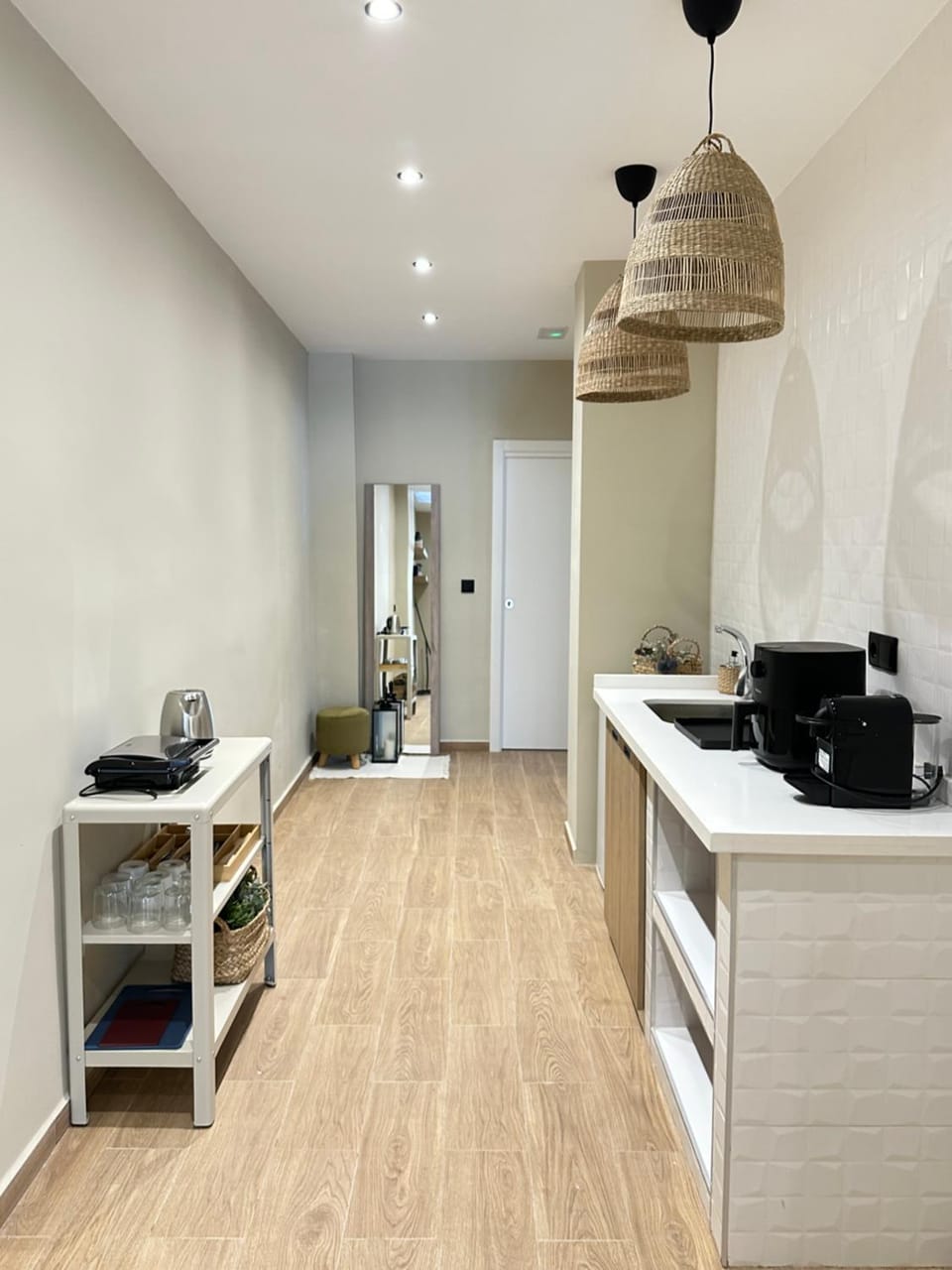 Kitchen or kitchenette, Communal kitchen, toaster
