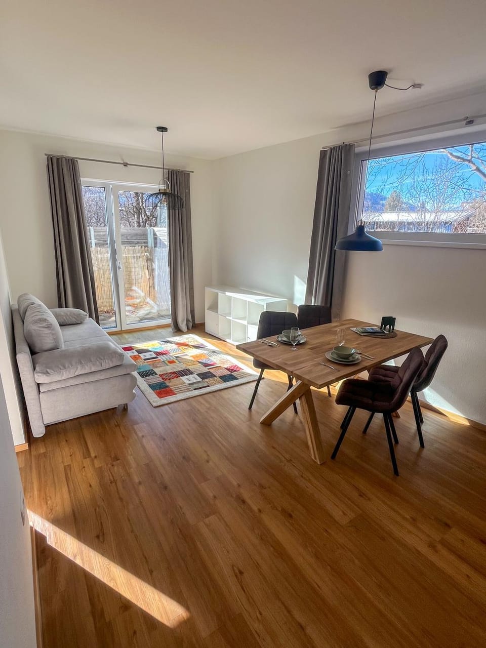 Living room, Dining area