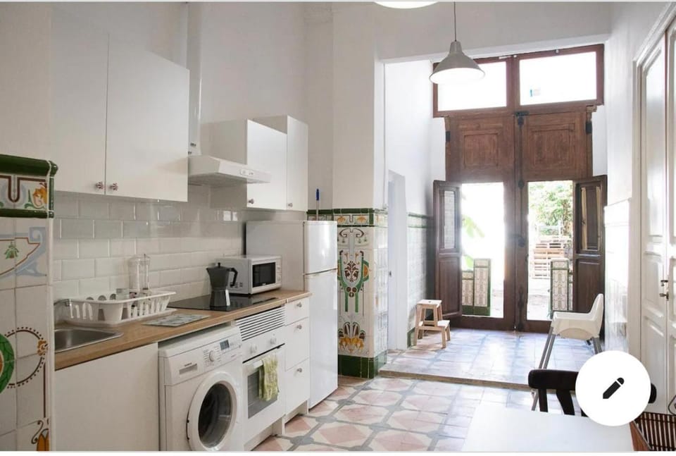 1- Habitación interior con aire acondicionado y con baño independiente Vacation rental in Valencia
