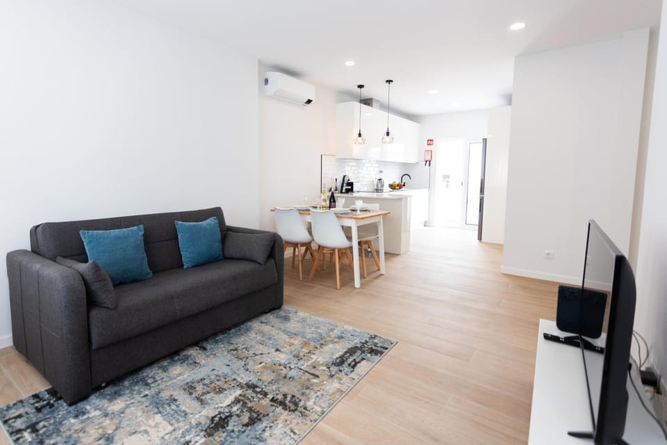 Communal lounge/ TV room, Dining area