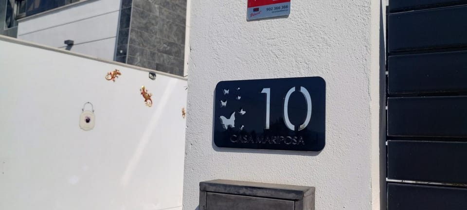 Property building, Facade/entrance, Property logo or sign, Logo/Certificate/Sign