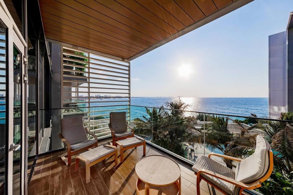 Bluewaters Sea View 2BR Pool & Gym & Beachfront Apartment in Dubai