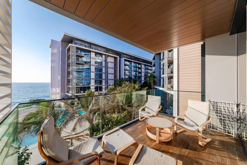 Bluewaters Sea View 2BR Pool & Gym & Beachfront Apartment in Dubai