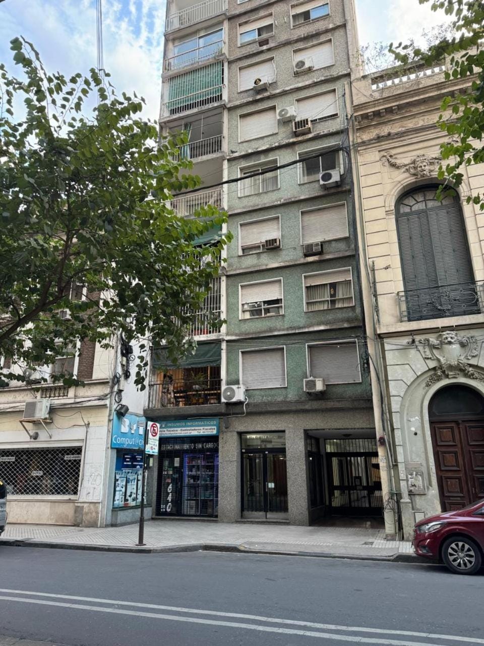 Neighbourhood, Location