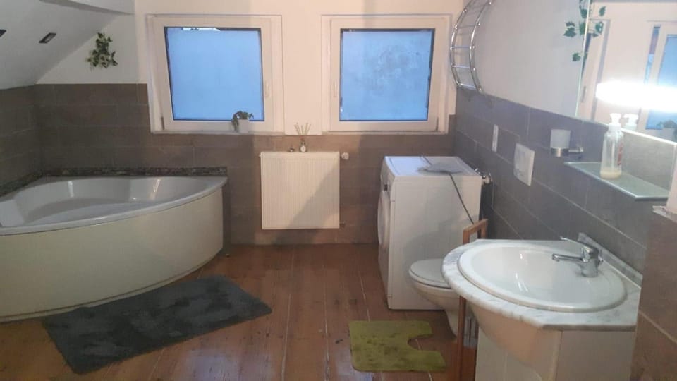 Shower, Toilet, Bathroom, Bath, washing machine