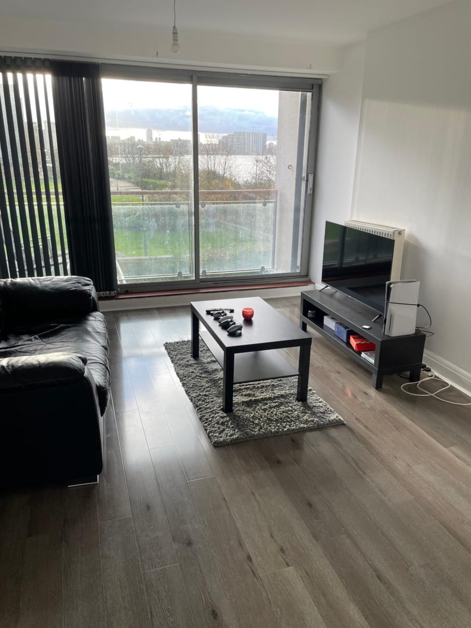 Room with Shared Kitchen and Living Room in South East London by the Riverside Vacation rental in London