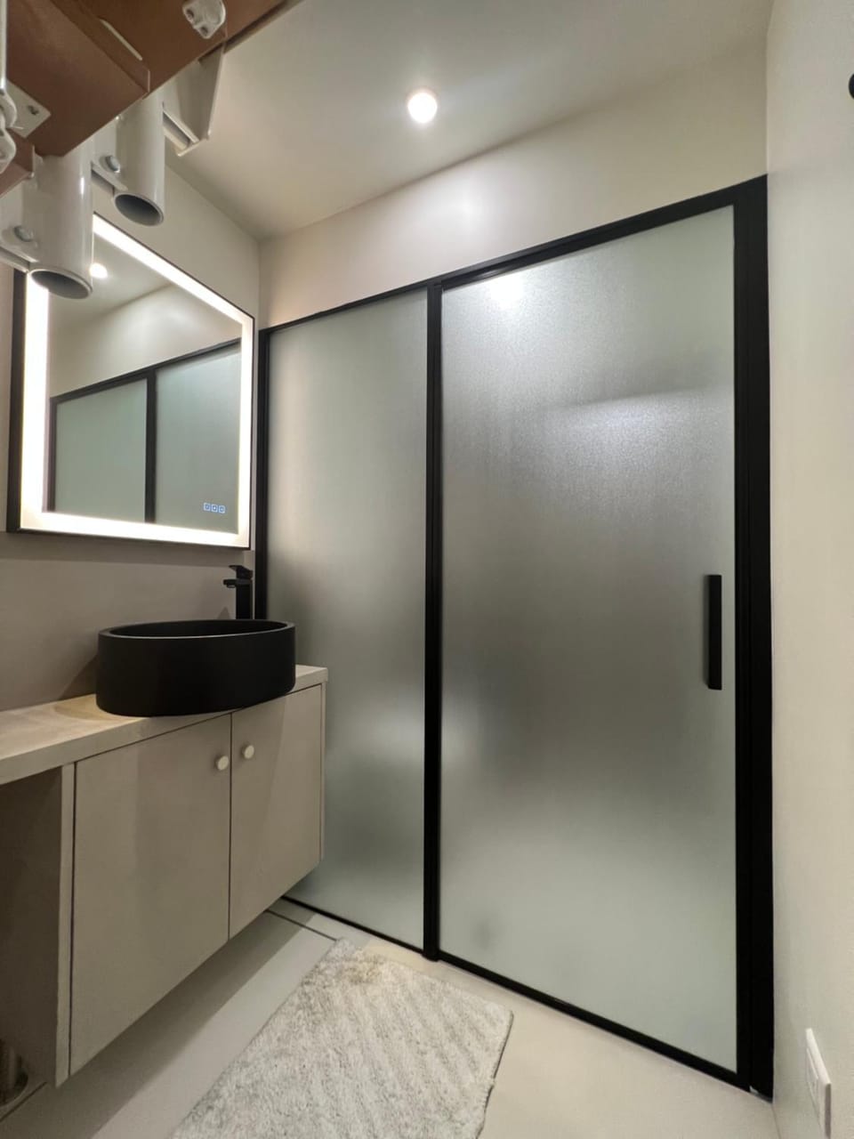Grand Studio Cosy avec son hammam et petit jardin Apartment in Île-de-France