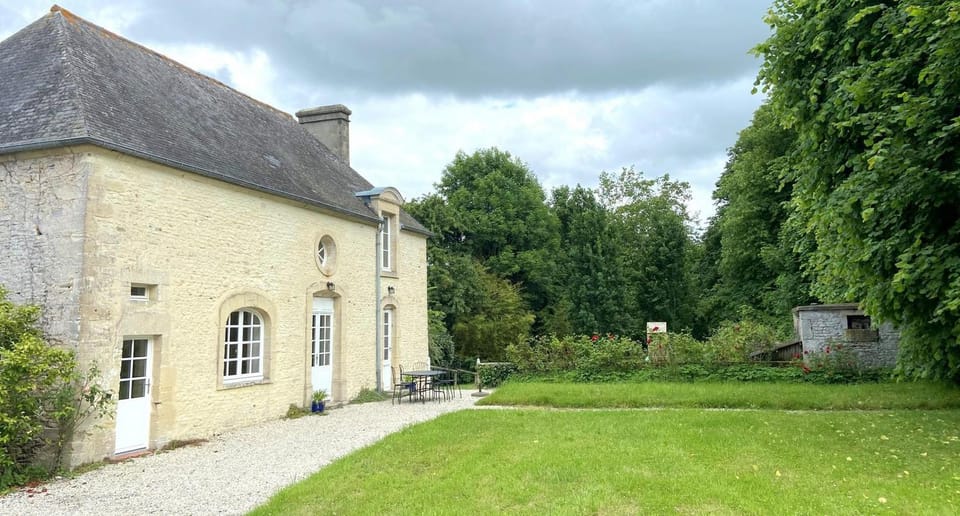Property building, Natural landscape, Garden view
