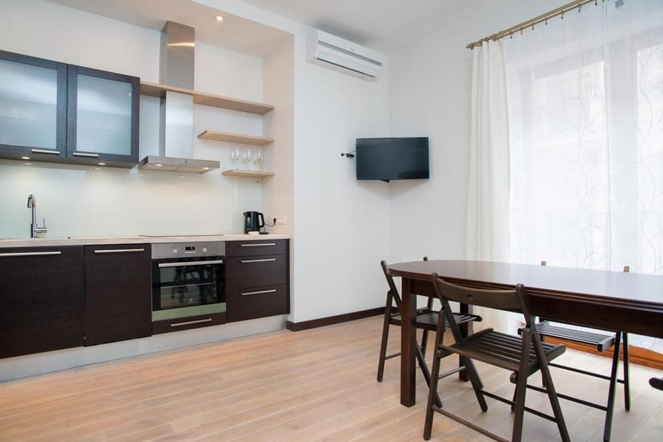 Kitchen or kitchenette, Decorative detail, Dining area