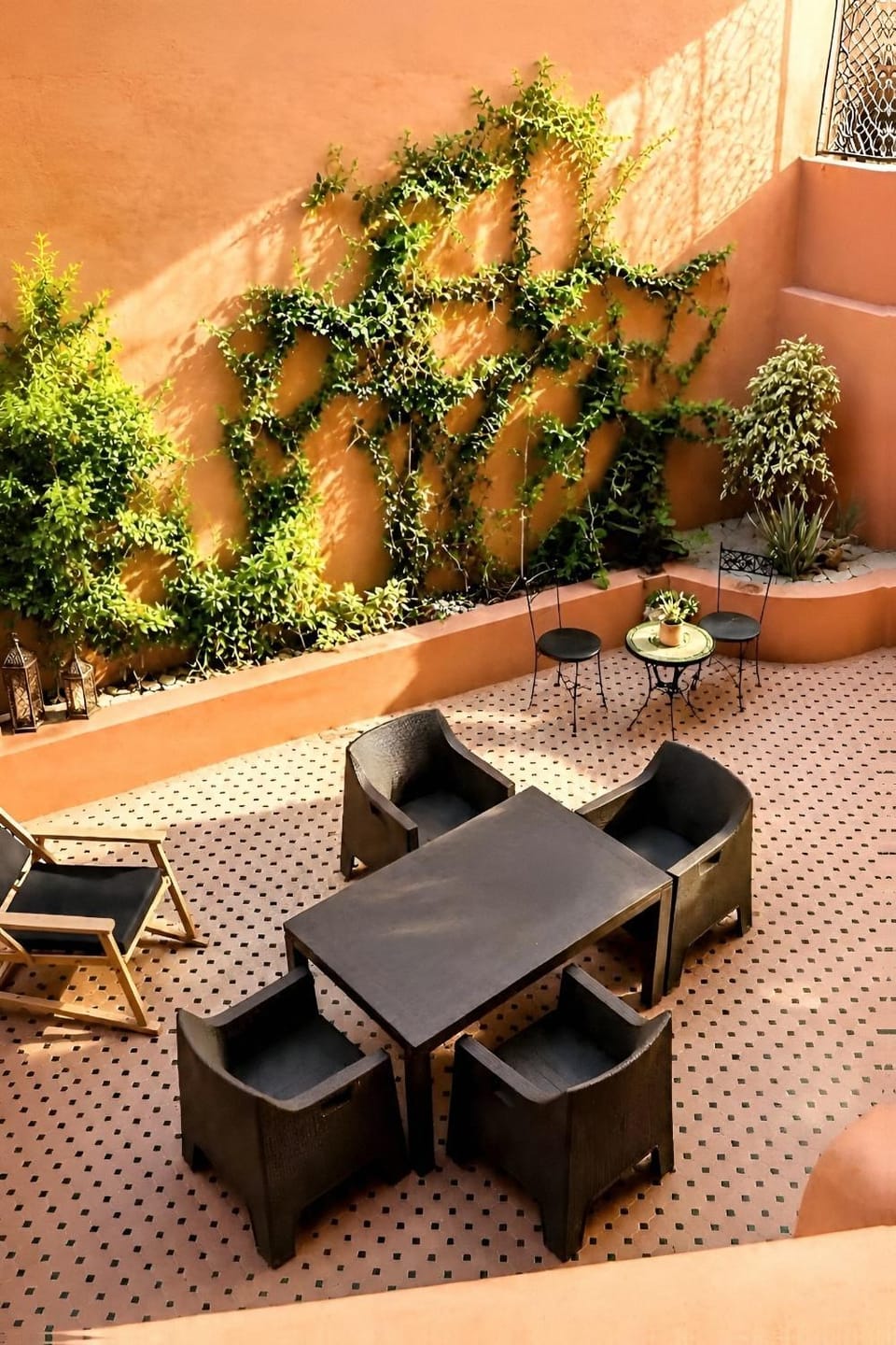 Patio, Day, Living room, Seating area