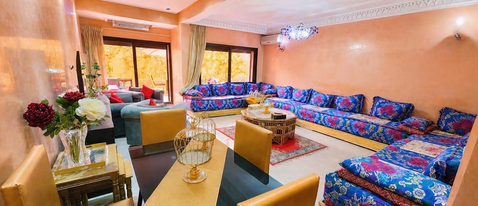 Living room, Seating area