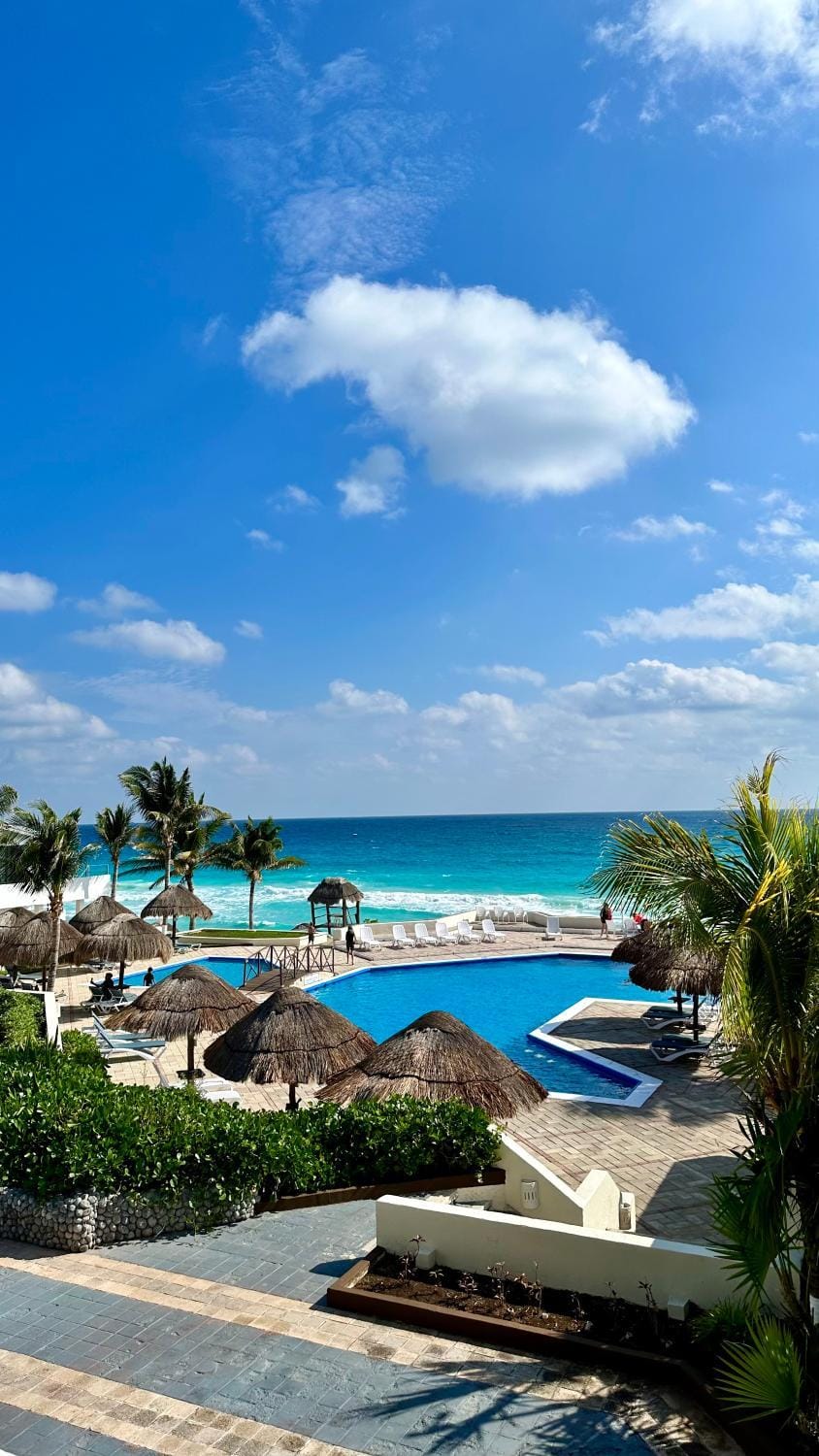 Cancun beach by Brisas 2 Apartment in Cancun