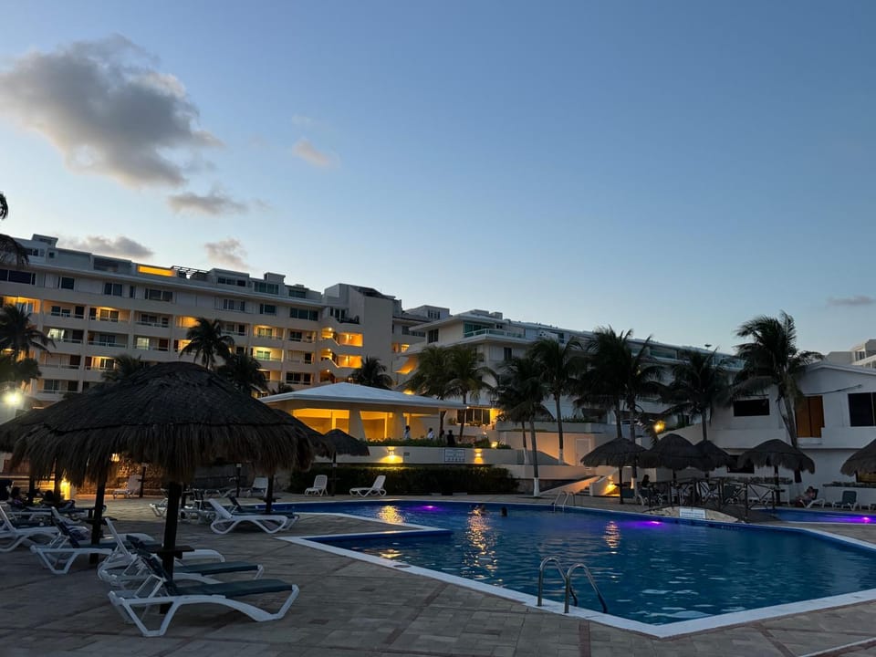 Cancun beach by Brisas 2 Apartment in Cancun