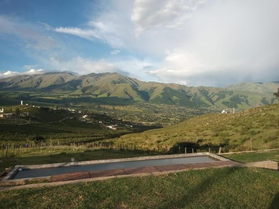Los González – Cabañas con Vista al Valle House in Tucumán Province, Argentina