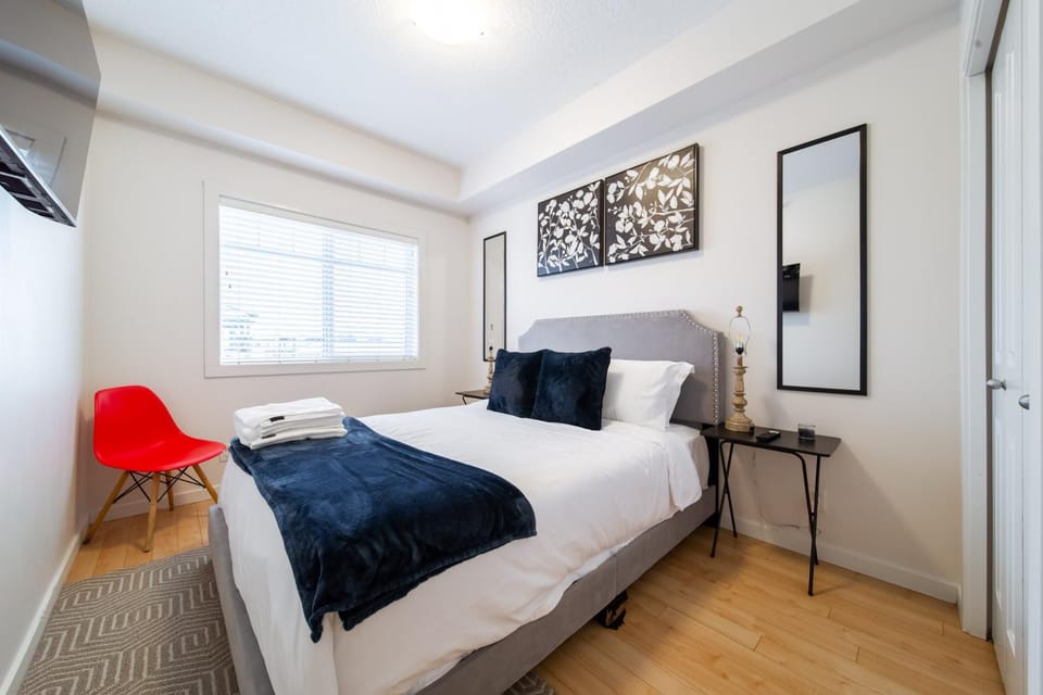 Bed, TV and multimedia, Photo of the whole room