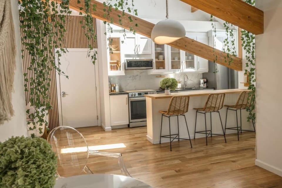Light filled zen 3BR Penthouse - 7 min to Westport Apartment in Norwalk