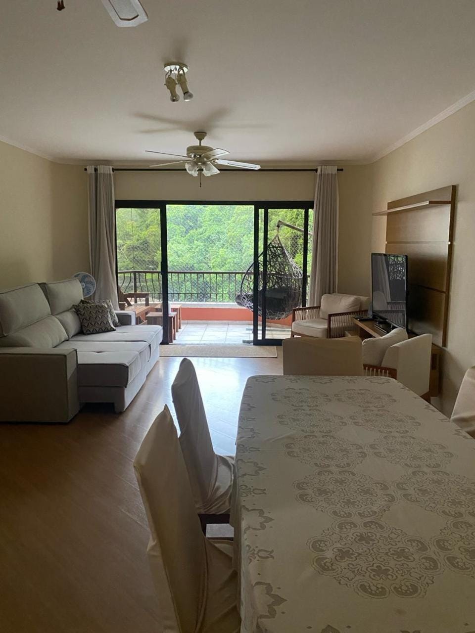 3 suites 3 sacadas 05m da praia Pitangueiras Guarujá Apartment in State of São Paulo