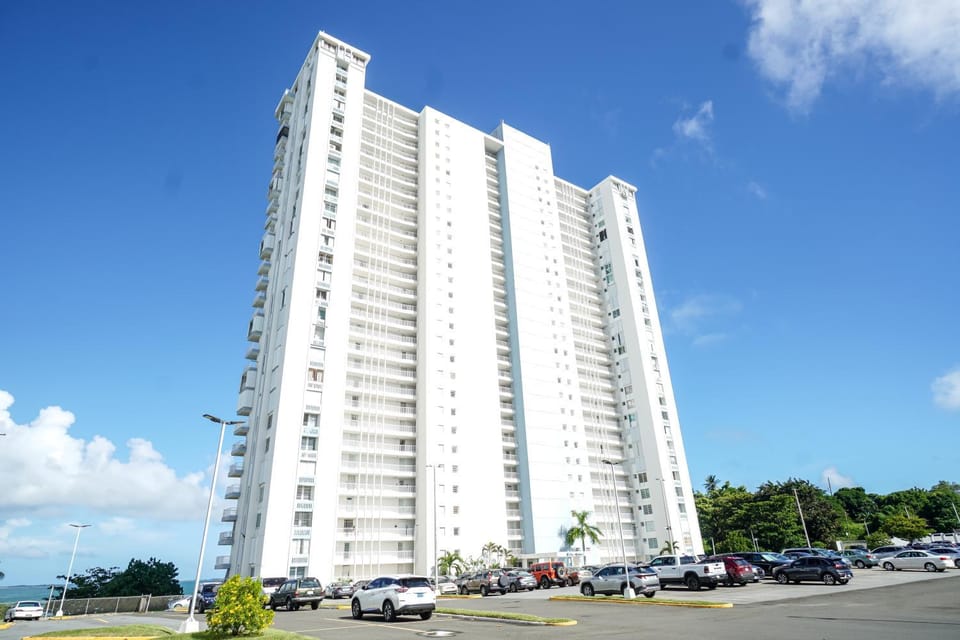 High Rise Beachfront condo With Panoramic Views Apartment in Fajardo