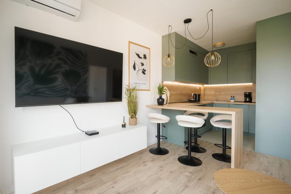 TV and multimedia, Kitchen or kitchenette