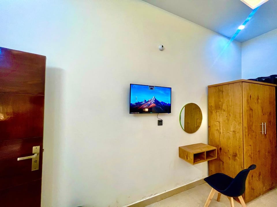 BNB-Royal Inn Chalet Family Appartment, Karsaz-Gulshan-Airport Apartment in Karachi