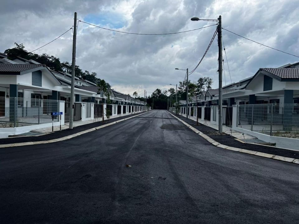 Nufa homestay-seri iskandar House in Perak Tengah District