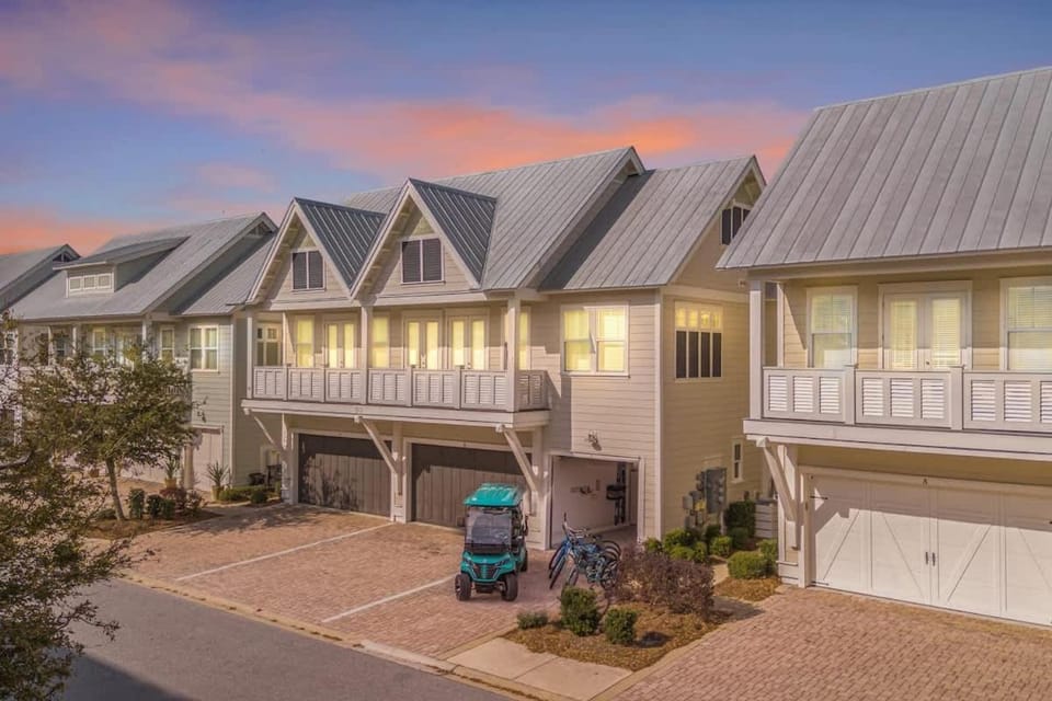 Playa De Bonita by Stay on 30A- Pool, Bikes, Gold Cart House in South Walton County