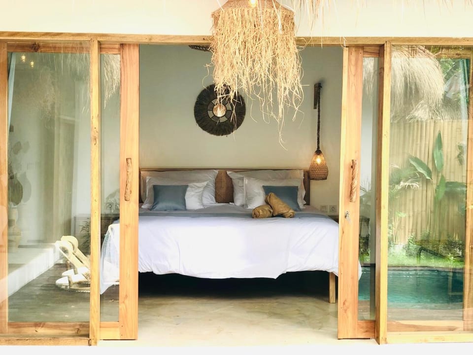 Bed, Photo of the whole room