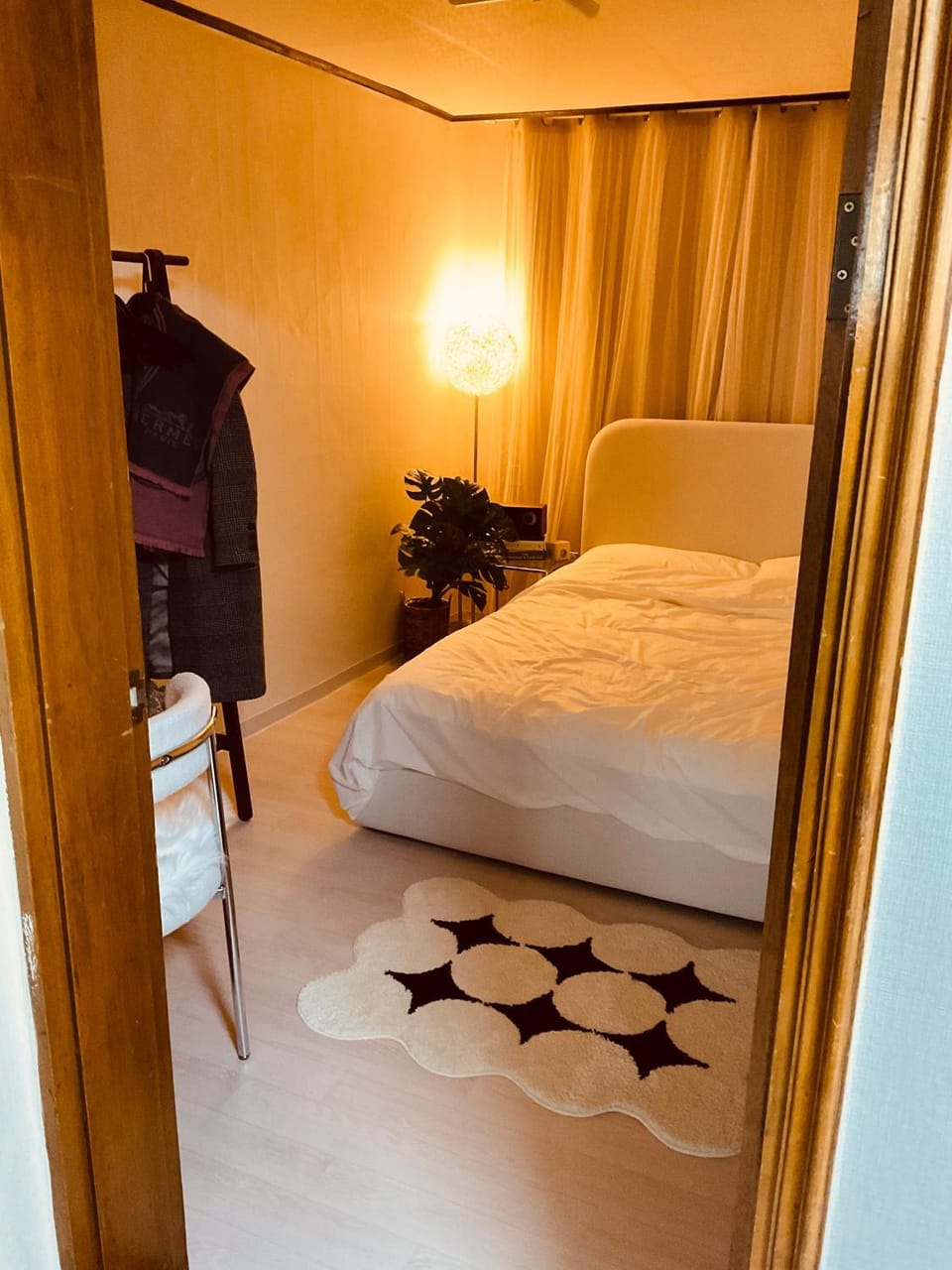 Cozy guesthouse, 10 minutes from SNU Entrance Station, accommodation in Sharosu-gil, OTT, Nespresso machine, within 25 minutes by subway to Hongdae, Gangnam, Seongsu, Gwanaksan, up to 5 people Apartment in Seoul