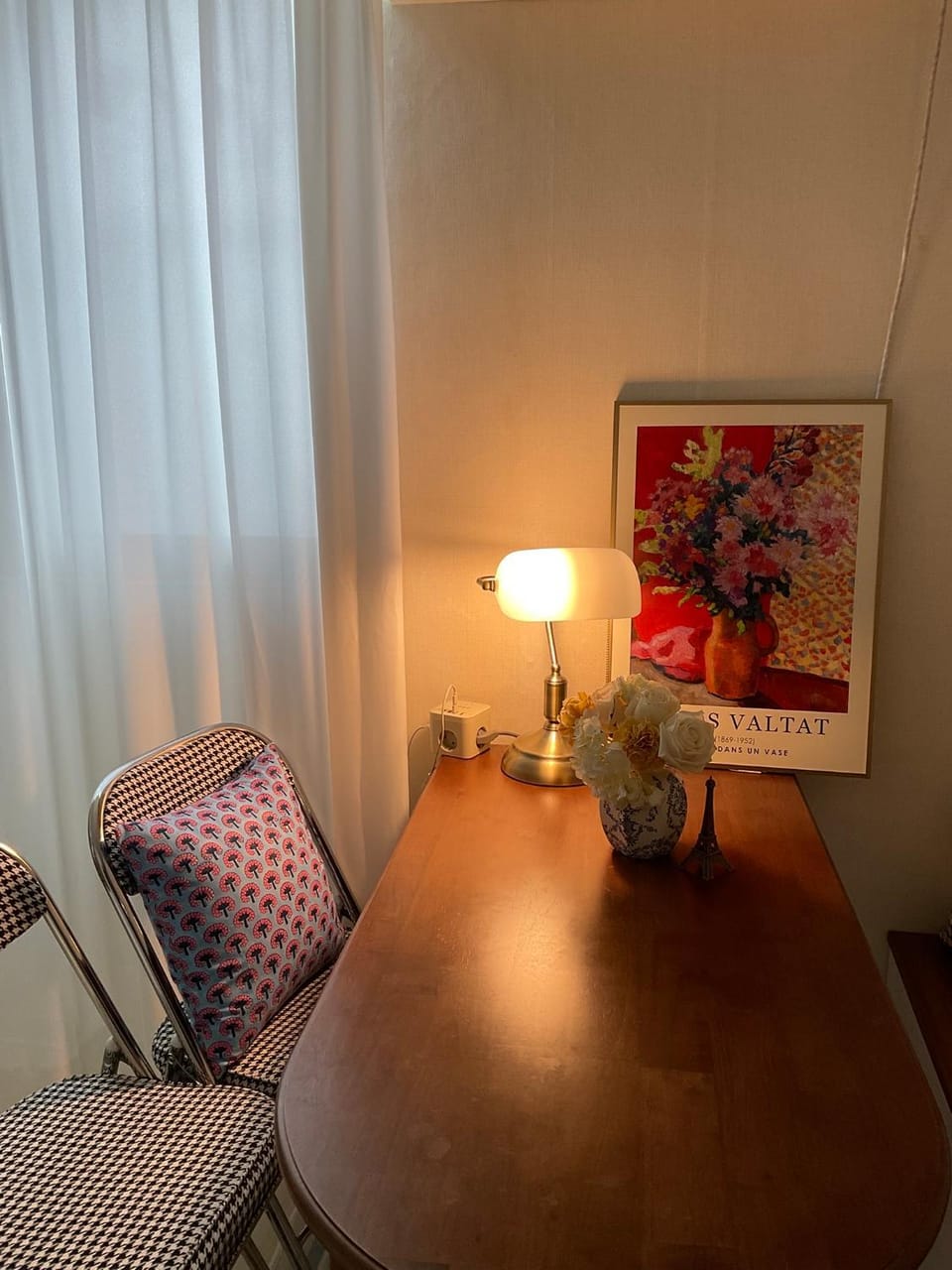 Cozy guesthouse, 10 minutes from SNU Entrance Station, accommodation in Sharosu-gil, OTT, Nespresso machine, within 25 minutes by subway to Hongdae, Gangnam, Seongsu, Gwanaksan, up to 5 people Apartment in Seoul