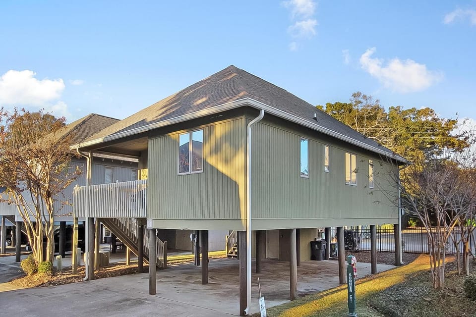 Property building, Day