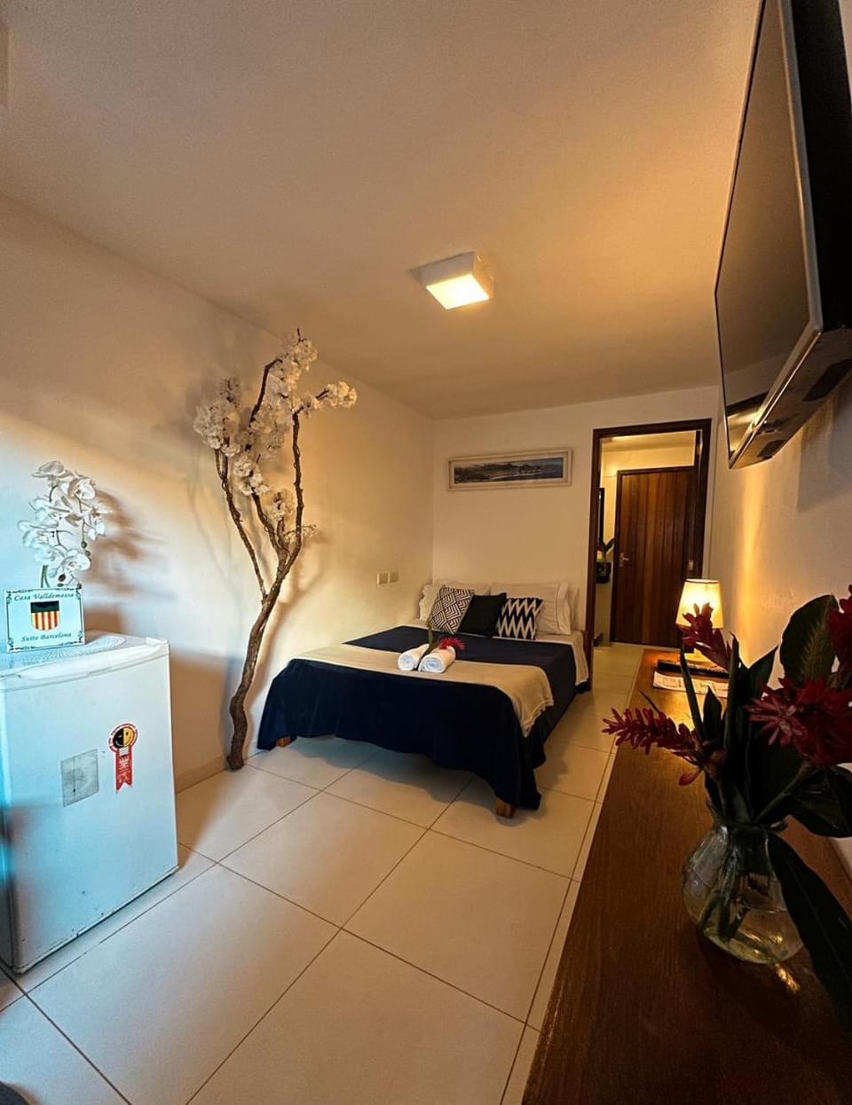 Bed, Photo of the whole room, Bedroom