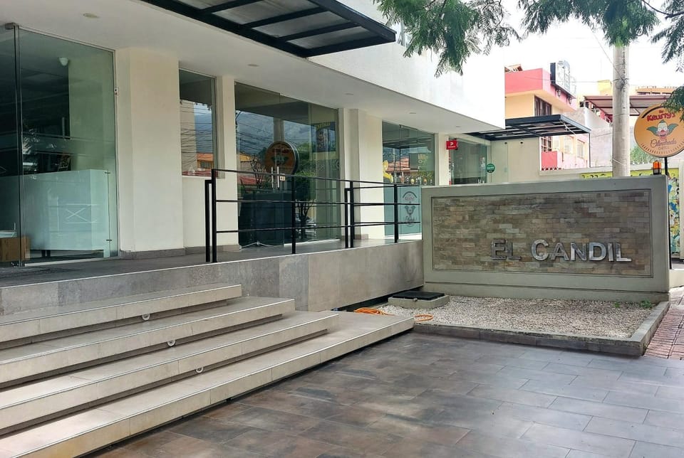 Property building, Facade/entrance